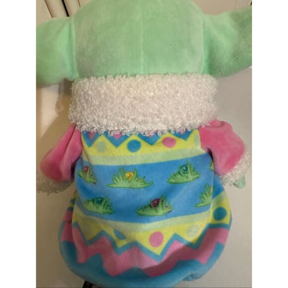 Star Wars The Mandalorian Grogu Easter Plush Toy Baby Yoda Scarf Eggs - Picture 6 of 7